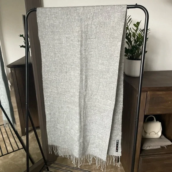 ASOS grey scarf - Picture 2 of 3